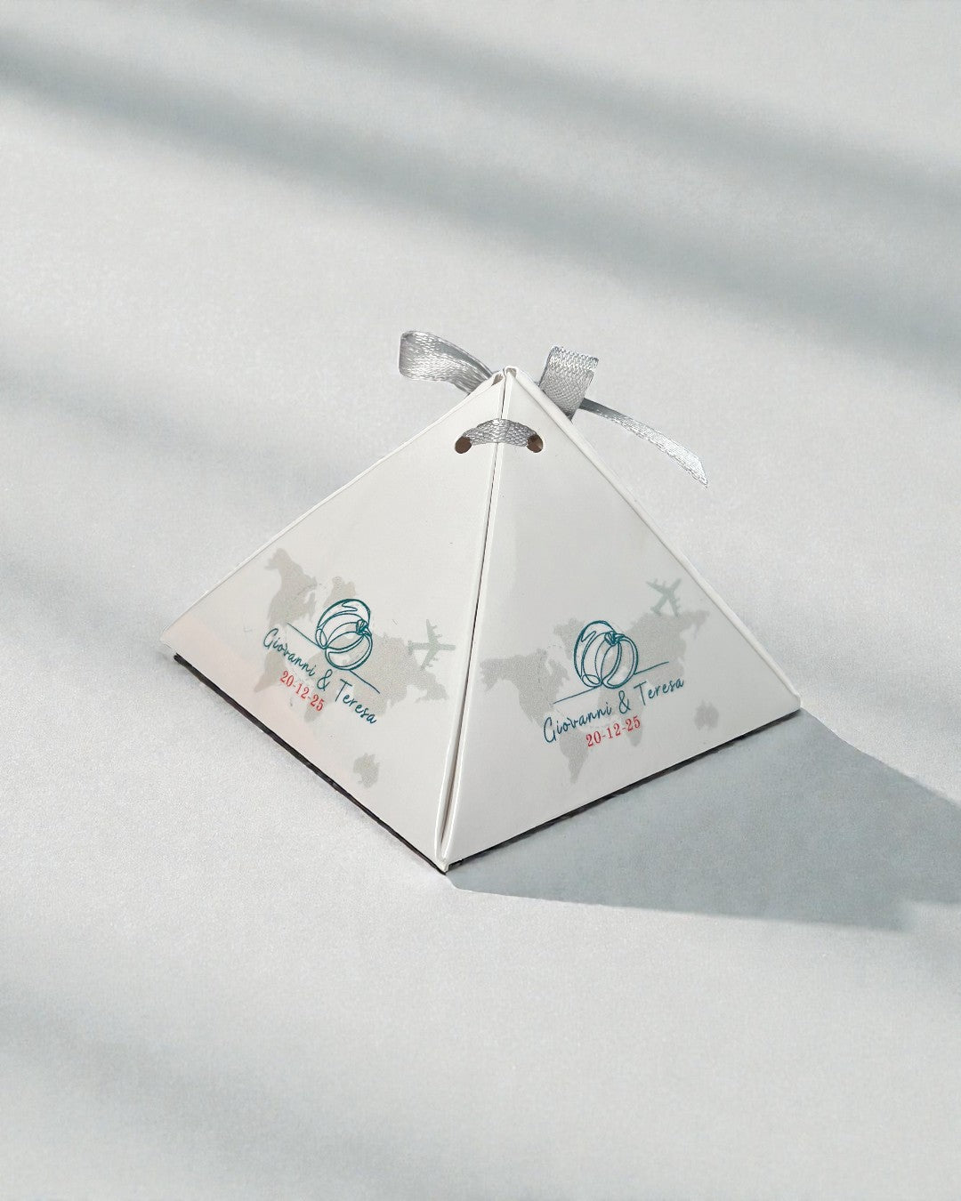 Scatolina Portaconfetti Piramide – Personalizzabile per Matrimonio